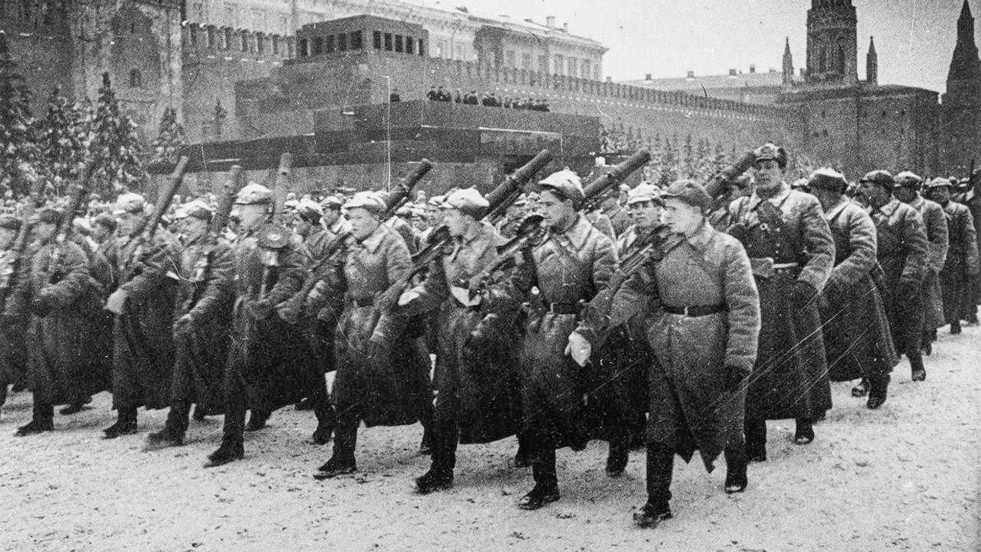 22 июня, ровно в 4 часа, Киев бомбили, нам объявили, что началась война | Прямой эфир 1/25 Секунды смотреть онлайн