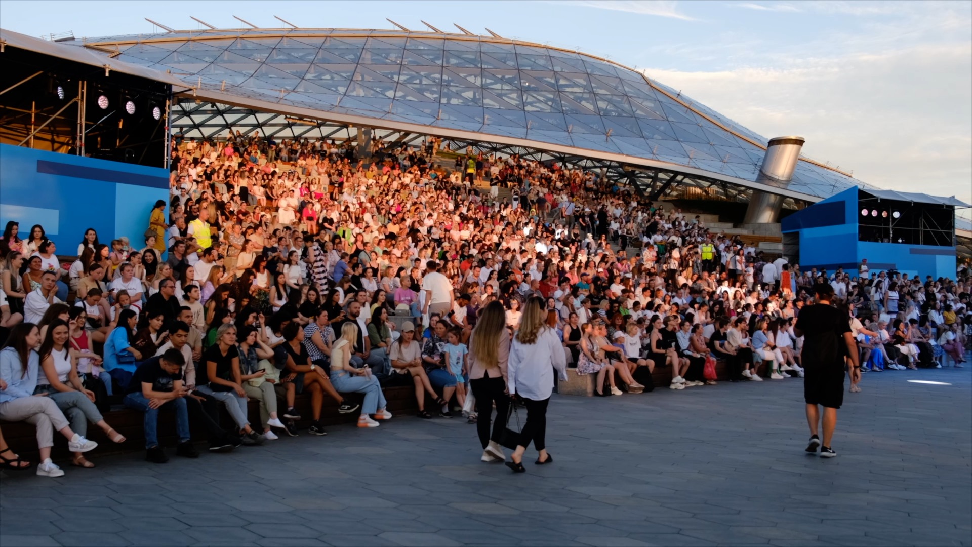 Первый день МУФ в «Зарядье» смотреть онлайн