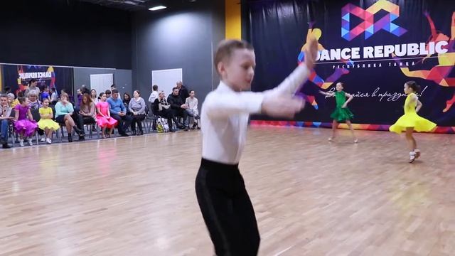 №79 Ермолов Александр Н-4 соло, клуб Tropicana Dance. 2 место в Кубке Самба. смотреть онлайн