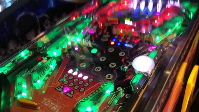 Vuk : Pizzeria & Pinball Parlor in Bethesda, Md. Tour! смотреть онлайн