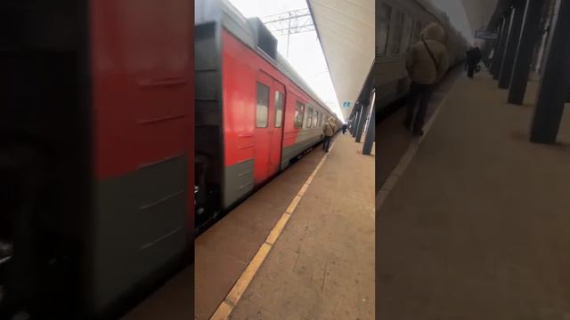 ЭД4М 0312 на станции Мещерская, (D4) #москва смотреть онлайн