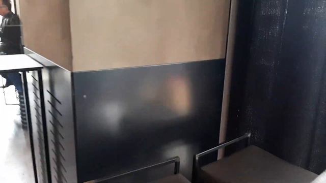Италия Падуя итальянцы мужчины в баре baessato 27 сентября смотреть онлайн