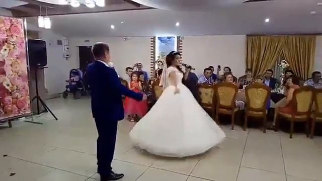 Песня Необыкновенная .подарок ? от невесты смотреть онлайн