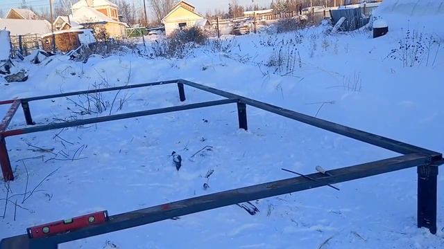 Монтаж свайного фундамента финал. Антикоррозийная обработка. Кооператив "Здоровье" г.Сургут смотреть онлайн