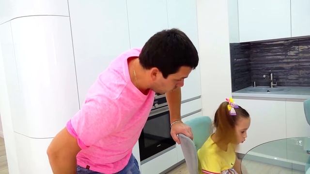 София и игра в Пол это лава челлендж! the floor is lava смотреть онлайн
