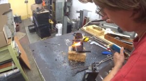 Ремонт фрезерного станка 675. Пайка чугуна и установка штифта