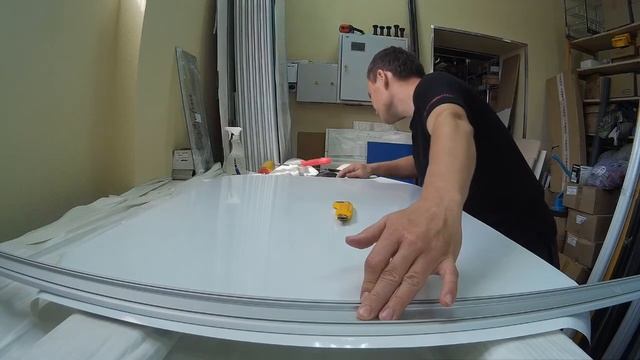 Как сделать белую СТОЛЕШНИЦУ ИЗ СТЕКЛА клеим пленку оракал (oracal) своими руками. смотреть онлайн