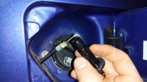 Шевроле Авео Т255 (хетчбек) заміна замка люка горловини паливного бака