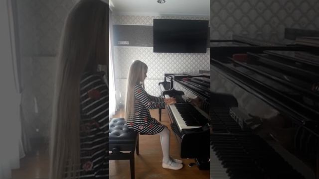 Жестовская Влада Д.Шостакович Медведь смотреть онлайн