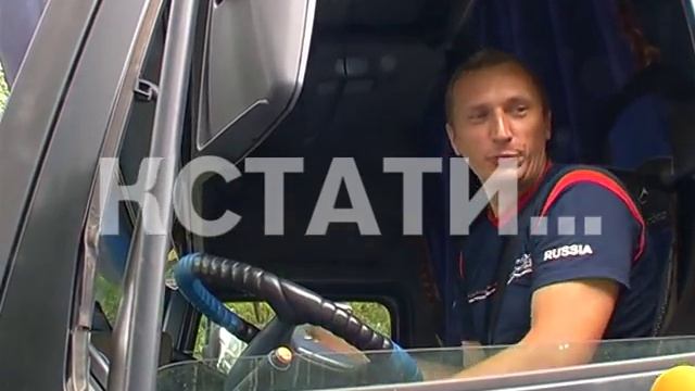 Запрещенная нагрузка - большегрузы игнорируют запрет выезжать на ремонтируемый Мызинский мост смотреть онлайн