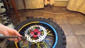 МЕГА ЛАЙФХАК как выбить РАЗБИТЫЙ ПОДШИПНИК за 1 минуту