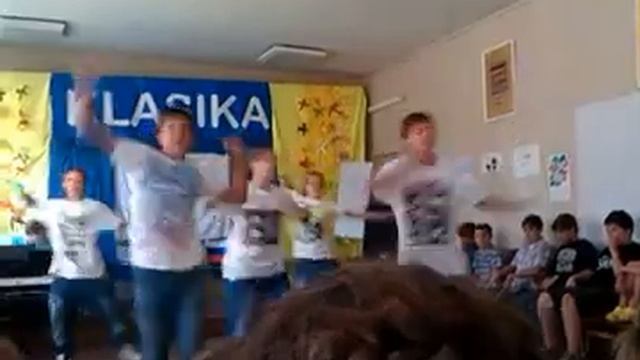 Танец под песню Maroon 5 -- Moves Like Jagger в лагере "Klasika" смотреть онлайн