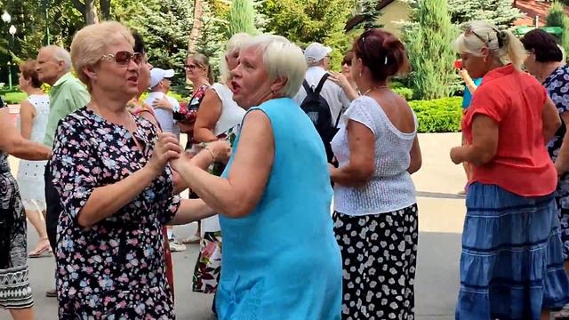 С ТОБОЮ РАЙ НА ЗЕМЛЕ! ТАНЦЫ ХАРЬКОВ УКРАИНА АВГУСТ 2023 смотреть онлайн