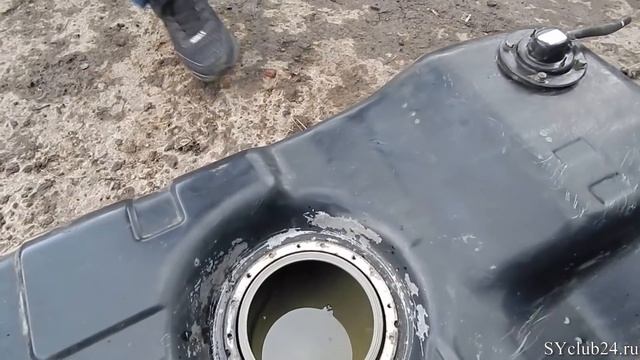 Снятие топливного бака. Ремонт топливозаборника. SsangYong Actyon Sports. SYclub24.ru