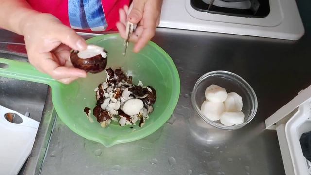 Wood Ear Soup With Water Chestnut, Corn,Carrot, Scallop And Pork Meat