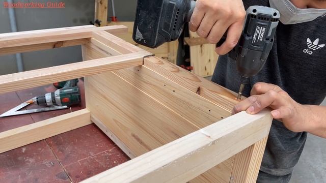 Woodworking Projects Are Extremely Smart // Unique Folding Dining Table Design For Your Small Space
