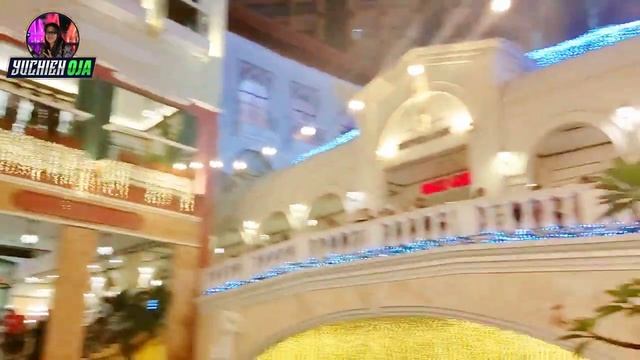 GOING TO GONDOLA RIDE IN VENICE MALL IN MANILA смотреть онлайн