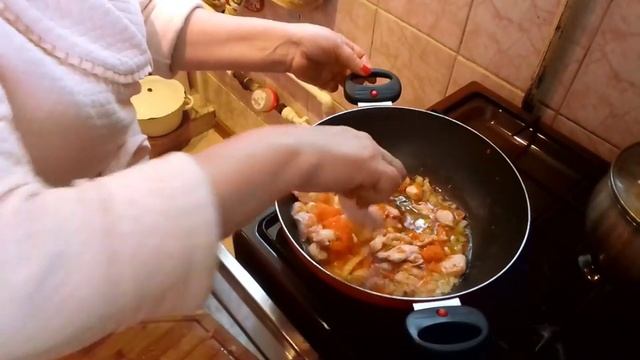 Тушеная капуста с куриной грудкой . смотреть онлайн