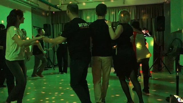 Сальса руэда 1 на вечеринке к 8 марта-2022.03.12 смотреть онлайн