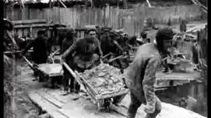 Идут на Север срока огромные