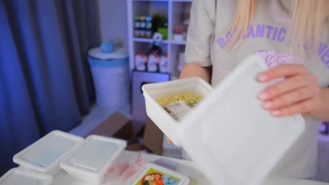 ДЕНЕЖНЫЙ ДОШИРАК Новинка! Купила 100 штук за 40000 Рублей! Сколько ДЕНЕГ Я Нашла? Денежные Макароны смотреть онлайн