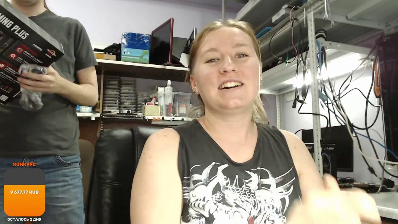 DVI-Service- Андрей собирает ПК, а Даша меняет батарею IPhone (10 из 14)