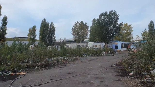 Как живут бездомные в Европе? Гетто на окраине города. #Miroslav смотреть онлайн