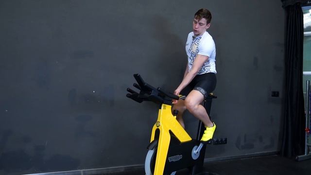 Как правильно настроить байк Group Cycle от Technogym. Видео от Rock the Cycle смотреть онлайн