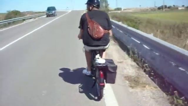 Un raid à Salin-de-Giraud смотреть онлайн