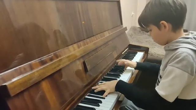 My remix on Coffin dance on the piano (+возвращение на канал) смотреть онлайн