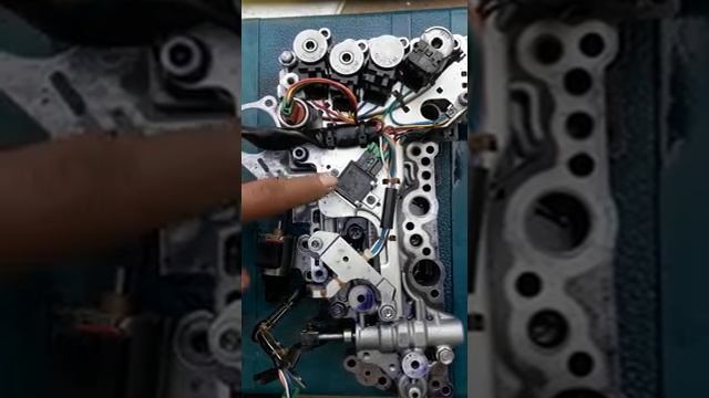 CONPONENTES ELECTRONICOS DE CAJA CVT NISSAN VERSA смотреть онлайн