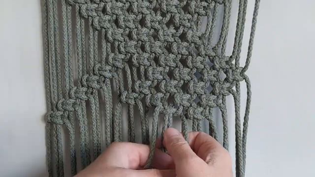 Diy macrame wall hanging tutorial, modern geometric design with on knot only смотреть онлайн