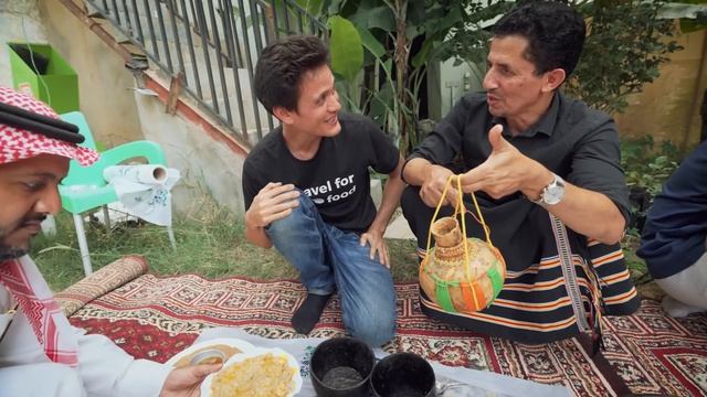 Unseen SAUDI ARABIA Village Food!! Whole Goat RICE PLATTER in Jazan (Yemen Border)!! смотреть онлайн