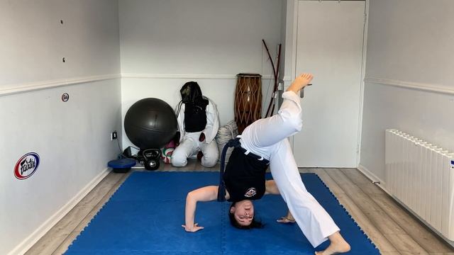 Capoeira BENGUELA | Online Class | Art of Movement Bristol смотреть онлайн