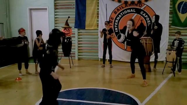 Halloween roda de capoeira. International Capoeira Raiz Zaporizhzhia смотреть онлайн