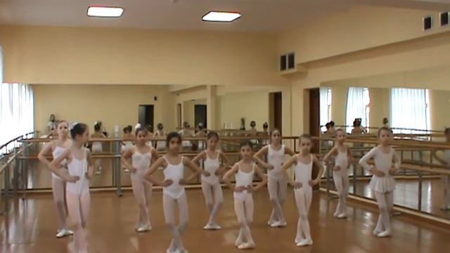 Средняя Группа 7-9 лет, Соте, учим новый прыжок. смотреть онлайн