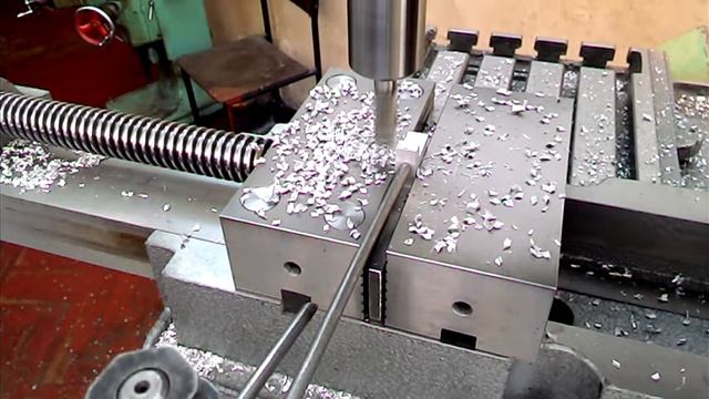 Уроки фрезерования или работа по упору смотреть онлайн