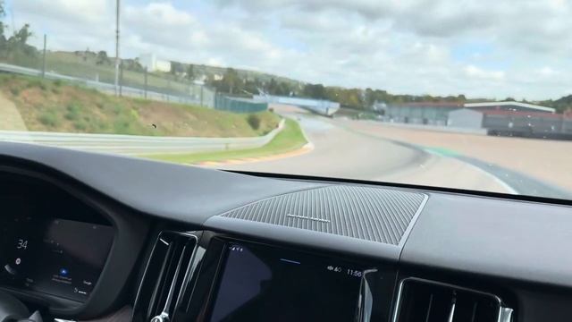 Volvo XC60. 2023. Test. Perfektionstraining, Handling. Sachsenring