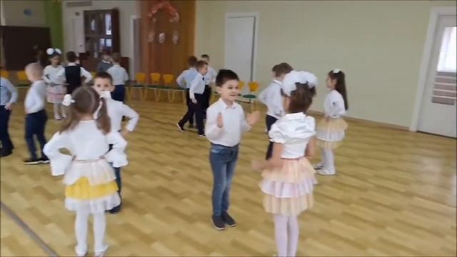 Парный танец "Чешская народная мелодия" (старшая группа) смотреть онлайн