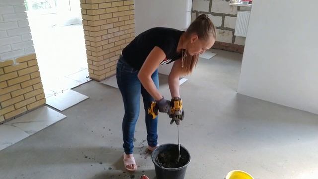 МОТИВАЦИЯ! КЛАДЁМ НАПОЛЬНУЮ ПЛИТКУ В ГОСТИНОЙ СВОМИ РУКАМИ ? РАБОТЫ В САДУ смотреть онлайн