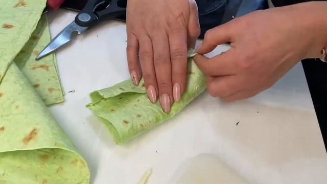 Закуски из лаваша. Сыр ? моцарелла. Простой рецепт для перекуса. На природе едим смотреть онлайн