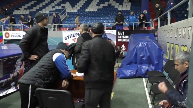 Процедура взвешивания борцов.Хасавюрт 11.01.2020 год. смотреть онлайн