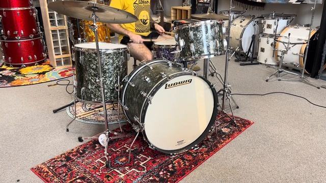 1960s Ludwig Black Diamond Pearl Super Classic Drum Set смотреть онлайн