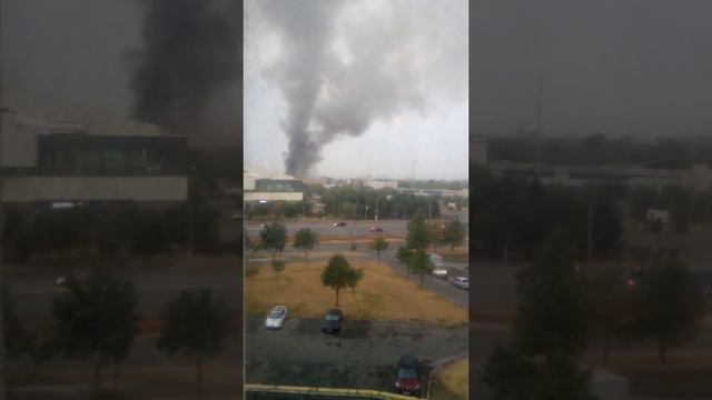 Пожар Москва Марьино на улице Перерва.Тушат вертолетами! смотреть онлайн