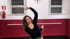 .Урок №1: Выходка и проходка в цыганском танце.Уроки цыганского танца, постановка для начинающих