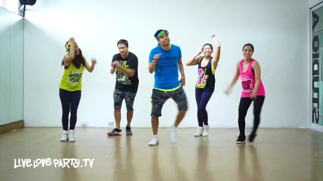 90s Mix | Zumba® | Live Love Party смотреть онлайн