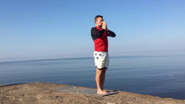 "Приветствие солнцу" или "Сурья намаскар". Ежедневная утренняя практика для здоровья позвоночника. смотреть онлайн