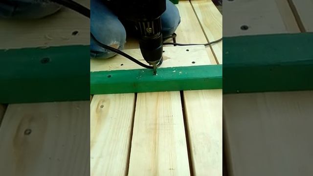 Учимся работать дрелью. смотреть онлайн