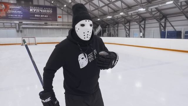 Обучение перебежка на коньках спиной. Как кататься спиной на коньках. смотреть онлайн