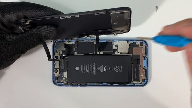 How to Replace the Battery on a iPhone XR смотреть онлайн